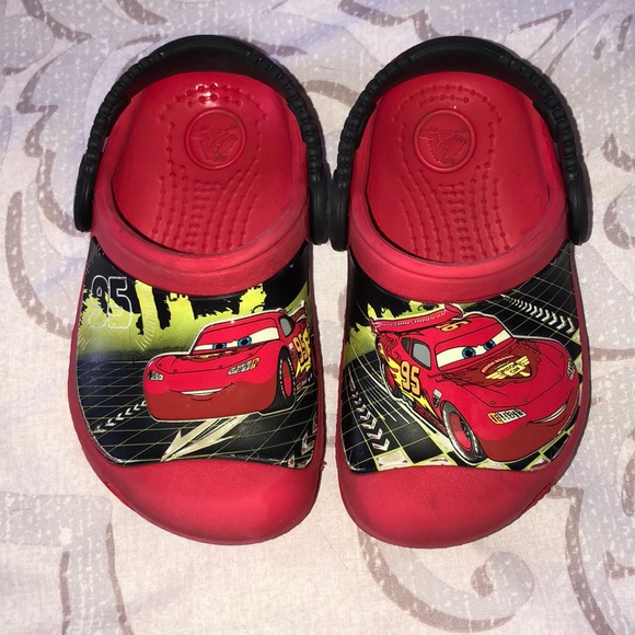 red crocs size 6